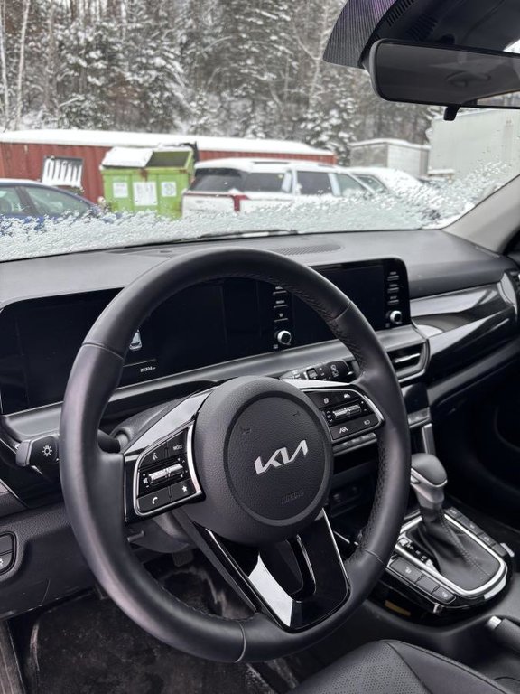 2025 Kia Seltos EX Traction Intégrale **JAMAIS ACCIDENTÉ+GARANTIE 10 ANS/ 200 000KM** TOIT OUVRANT+CUIR** in Montréal, Quebec - 5 - w1024h768px