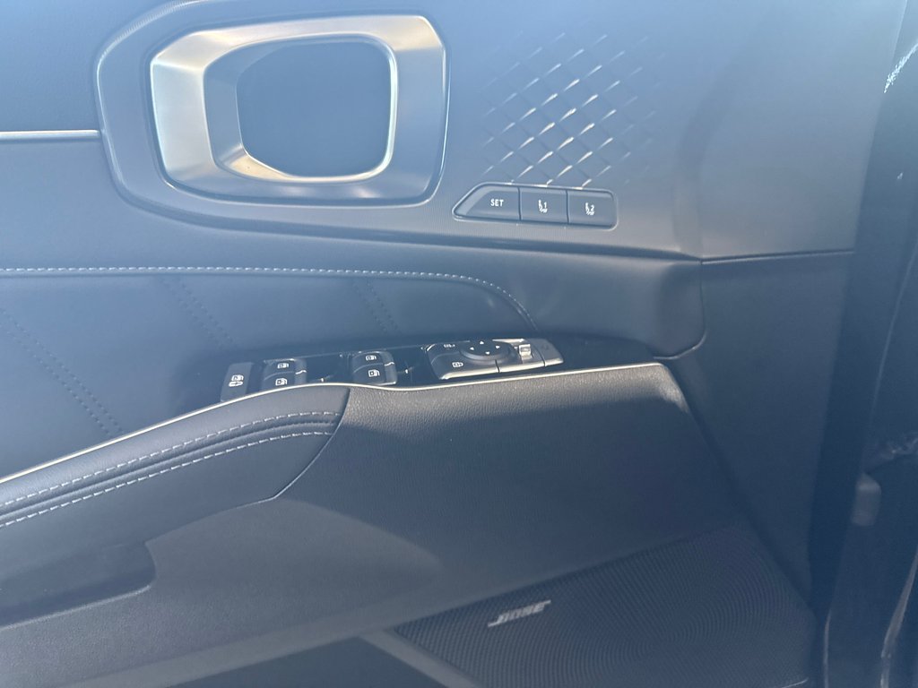 2025 Kia Sorento Plug-In Hybrid SX in , Quebec - 9 - w1024h768px