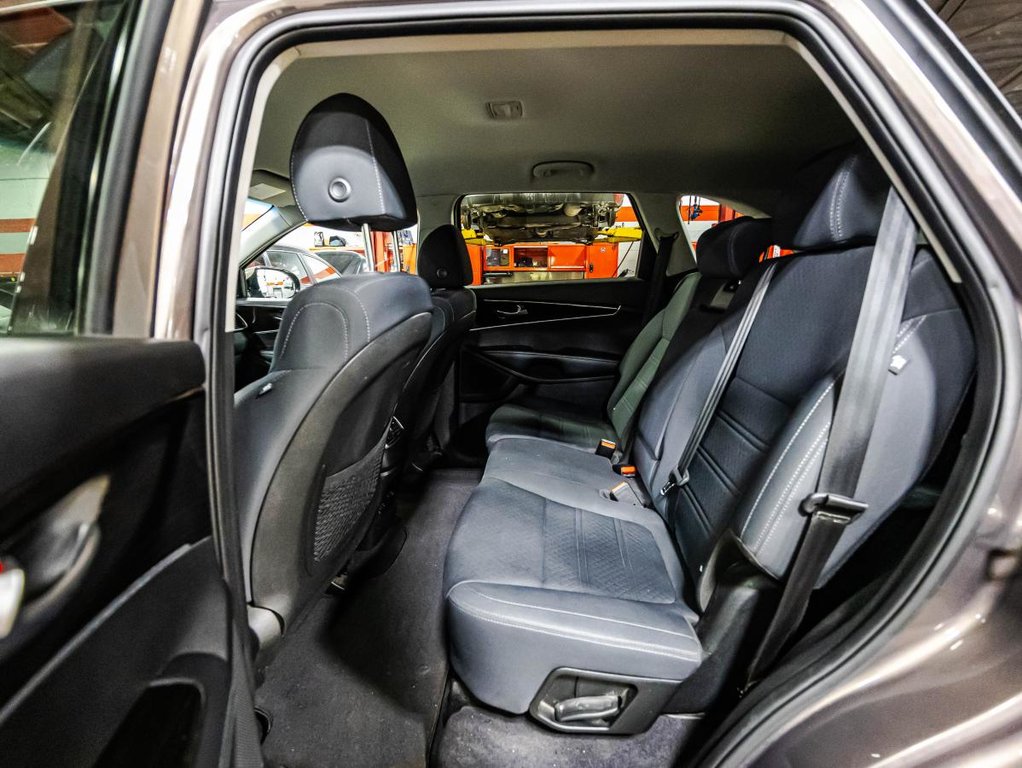 2019 Kia Sorento LX V6 Premium AWD 1 PROPRIO I 7 PLACES I SIEGES ET VOLANT CHAUFFANTS I CARPLAY I CAMERA I BLUETOOTH in Montréal, Quebec - 14 - w1024h768px
