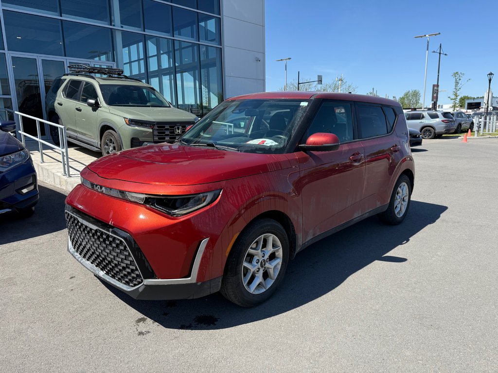 2023 Kia Soul in Montreal, Quebec - 1 - w1024h768px