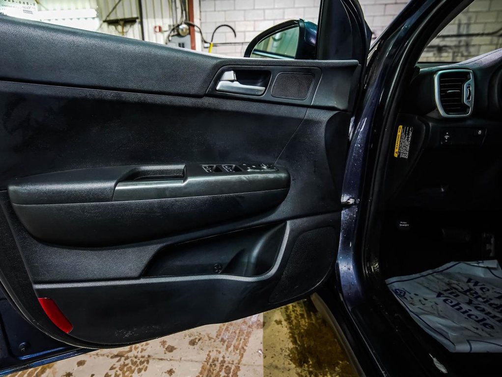 Kia Sportage LX 4 portes TI **JAMAIS ACCIDENTÉ+ UN SEUL PROPRIÉTAIRE** 2017 à Montréal, Québec - 12 - w1024h768px