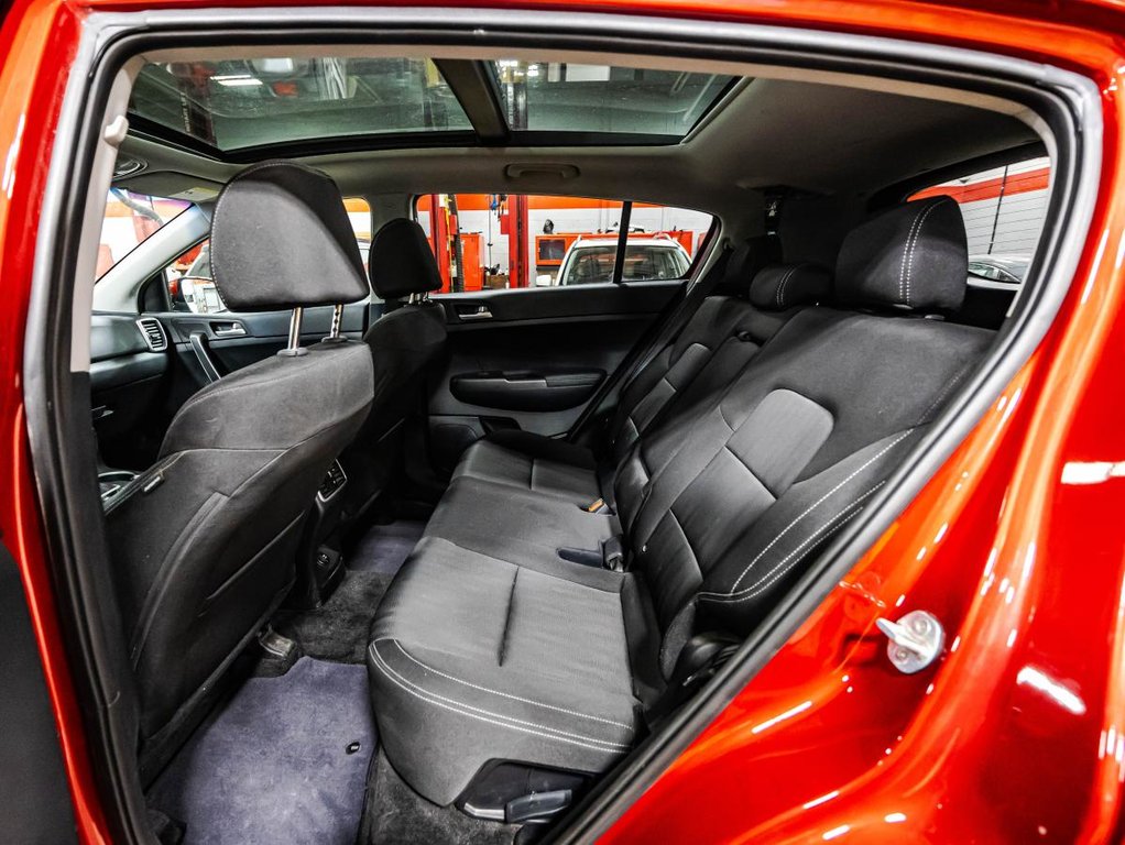 Kia Sportage EX S AWD I TOIT PANORAMIQUE I SIEGES CHAUFFANTS I CAMERA I MAGS I SECURITE ACTIVE 2022 à Montréal, Québec - 12 - w1024h768px