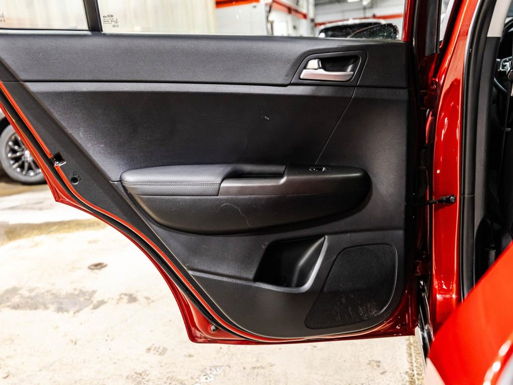 Kia Sportage EX S AWD I TOIT PANORAMIQUE I SIEGES CHAUFFANTS I CAMERA I MAGS I SECURITE ACTIVE 2022 à Montréal, Québec - 11 - w1024h768px