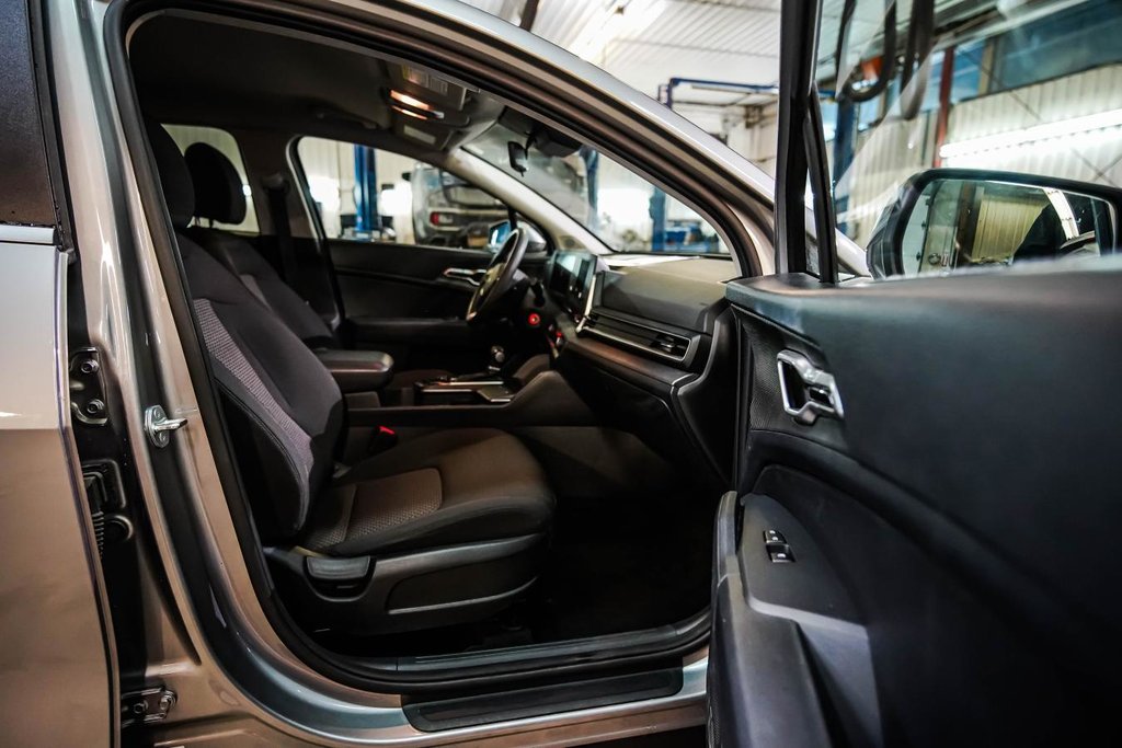 Kia Sportage LX TA  | CARFAX CLEAN | GARANTIE 10 ANS / 200,000KM+ 1 PROPRIÉTAIRE | 2023 à , Québec - 15 - w1024h768px