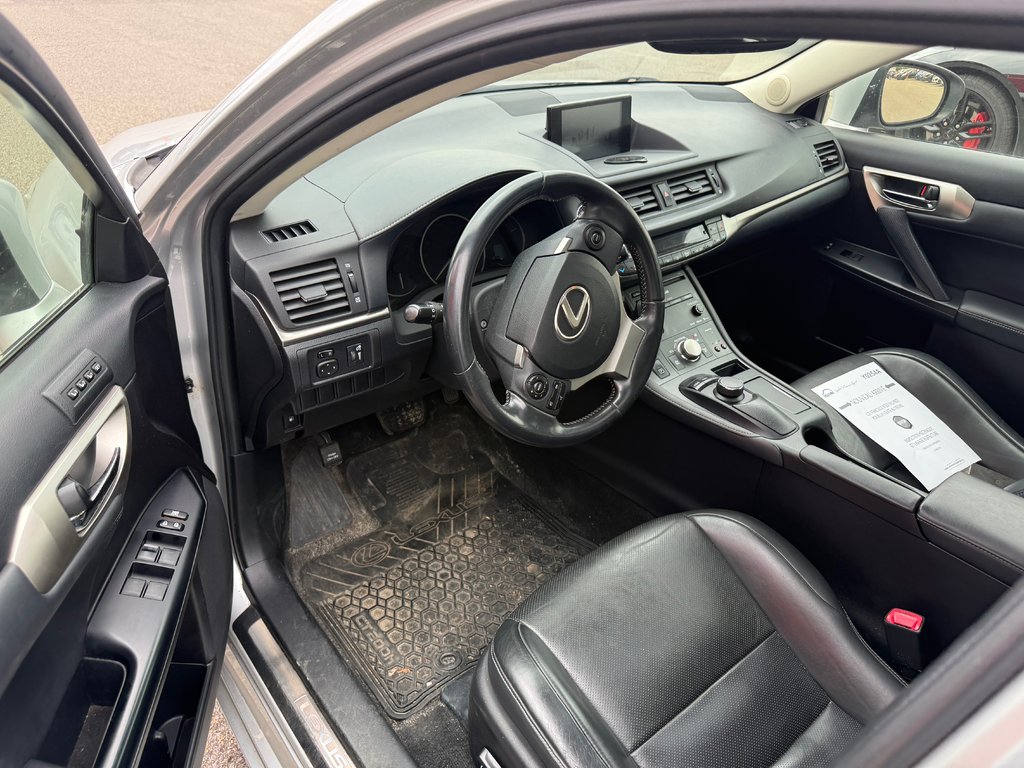 Lexus CT 200h HYBRID/JAMAIS ACCIDENTÉ 2014 à Montréal, Québec - 10 - w1024h768px