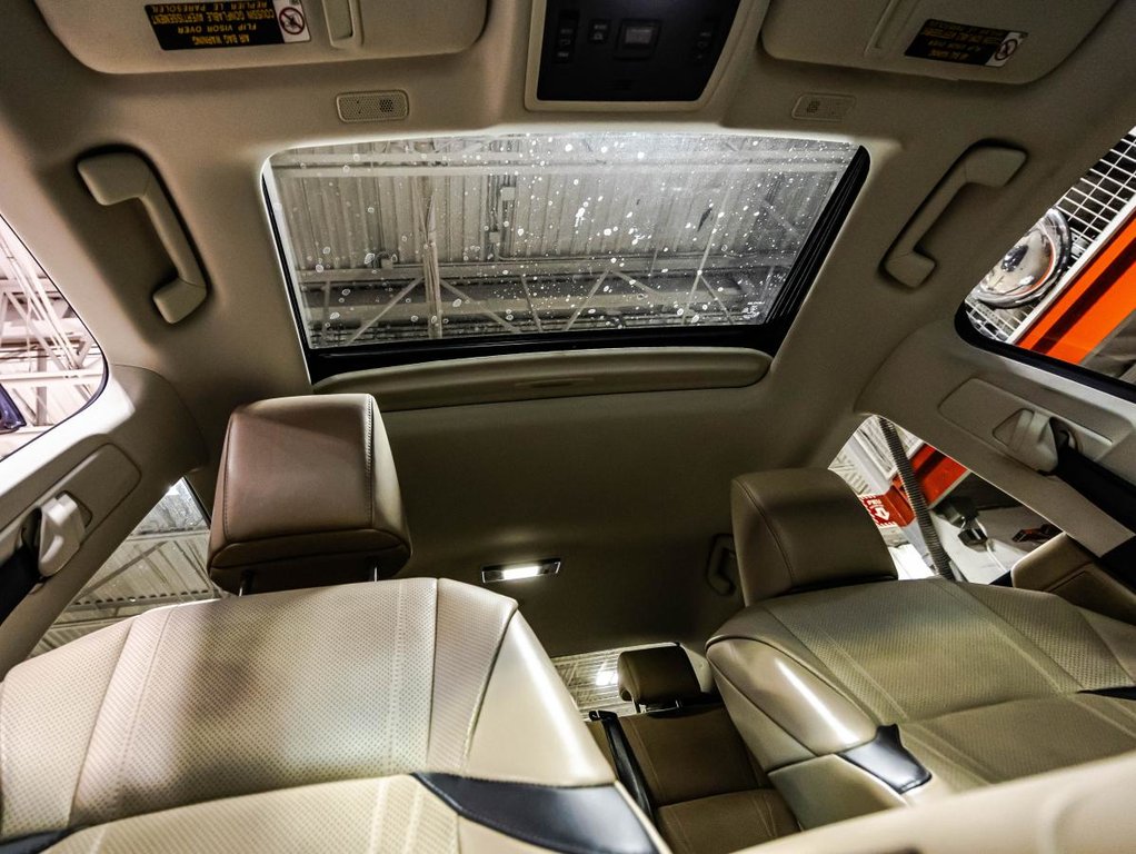2019 Lexus ES 300h CUIR I TOIT OUVRANT I SIEGES CHAUFFANTS ET VENTILÉS I MAGS I CAMERA I SECURITE ACTIVE in , Quebec - 18 - w1024h768px