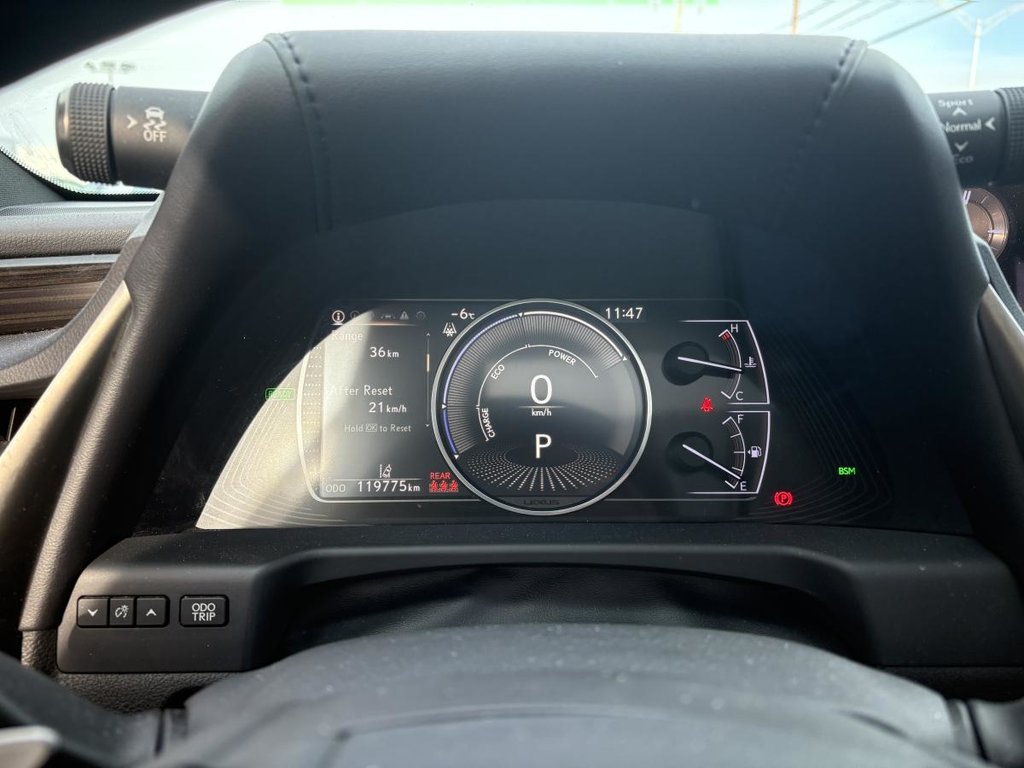 2019 Lexus ES 300h CUIR I TOIT OUVRANT I SIEGES CHAUFFANTS ET VENTILÉS I MAGS I CAMERA I SECURITE ACTIVE in , Quebec - 8 - w1024h768px