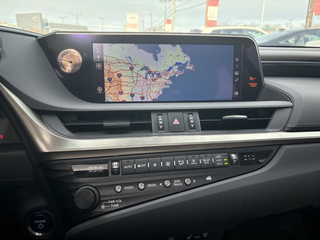 2019 Lexus ES 300h CUIR I TOIT OUVRANT I SIEGES CHAUFFANTS ET VENTILÉS I MAGS I CAMERA I SECURITE ACTIVE in , Quebec - 11 - w1024h768px