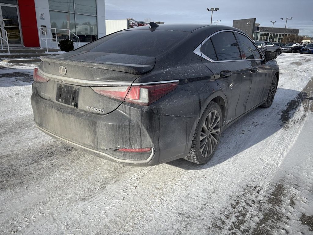 2019 Lexus ES 300h CUIR I TOIT OUVRANT I SIEGES CHAUFFANTS ET VENTILÉS I MAGS I CAMERA I SECURITE ACTIVE in , Quebec - 5 - w1024h768px