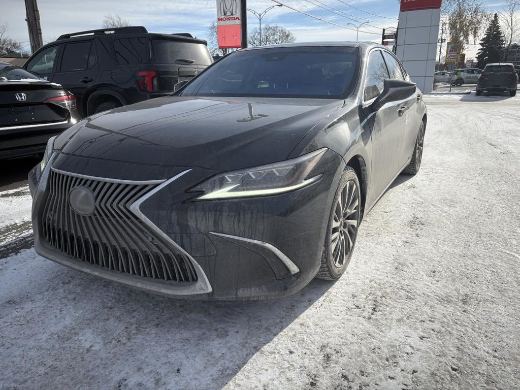 2019 Lexus ES 300h CUIR I TOIT OUVRANT I SIEGES CHAUFFANTS ET VENTILÉS I MAGS I CAMERA I SECURITE ACTIVE in , Quebec - 3 - w1024h768px