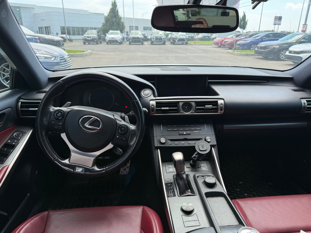 2016 Lexus IS 300 AWD/41 DOSSIERS D'ENTRETIENT in Lachenaie, Quebec - 11 - w1024h768px
