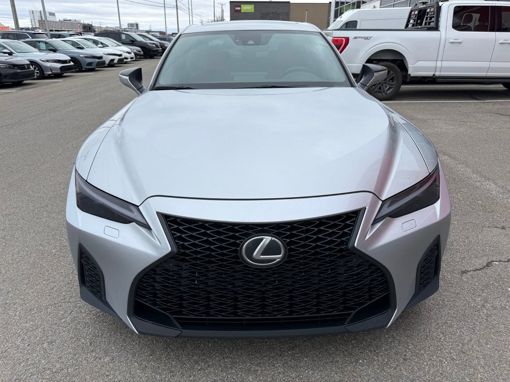2021 Lexus IS 300 in Lachenaie, Quebec - 8 - w1024h768px