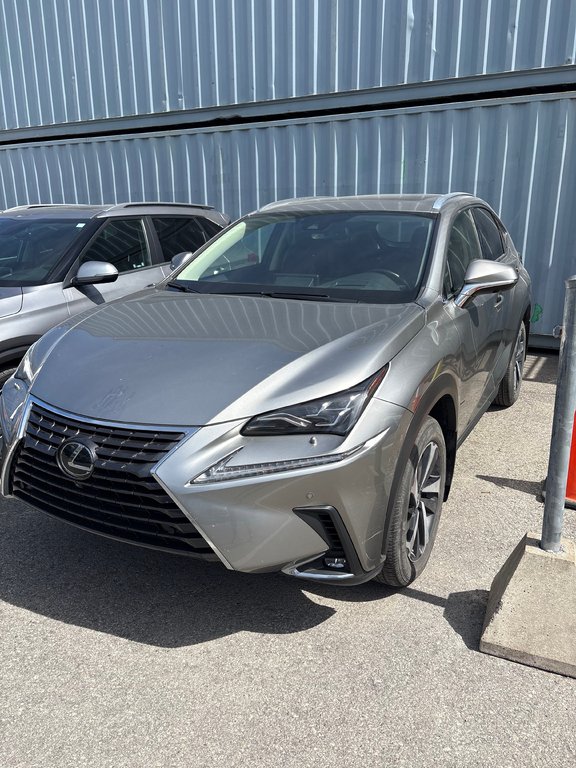 2021 Lexus NX 300 in Montréal, Quebec - 1 - w1024h768px