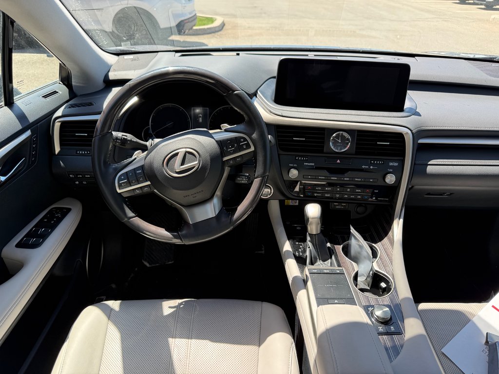 2020 Lexus RX 350 in Montréal, Quebec - 10 - w1024h768px