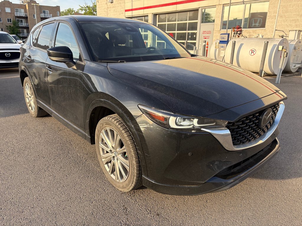 Mazda CX-5 Signature 2023 à Montréal, Québec - 2 - w1024h768px