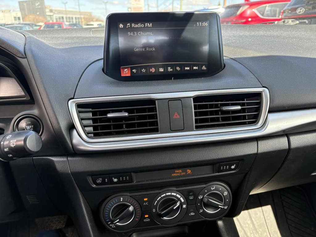 Mazda 3 GS CAMERA I BLUETOOTH I SIEGES ET VOLANT CHAUFFANTS I  MAGS 2017 à Montréal, Québec - 8 - w1024h768px