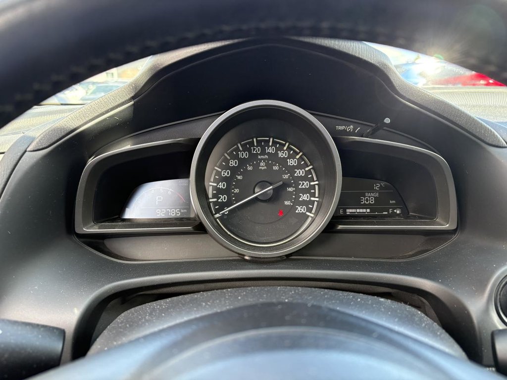 Mazda 3 GS CAMERA I BLUETOOTH I SIEGES ET VOLANT CHAUFFANTS I  MAGS 2017 à Montréal, Québec - 12 - w1024h768px
