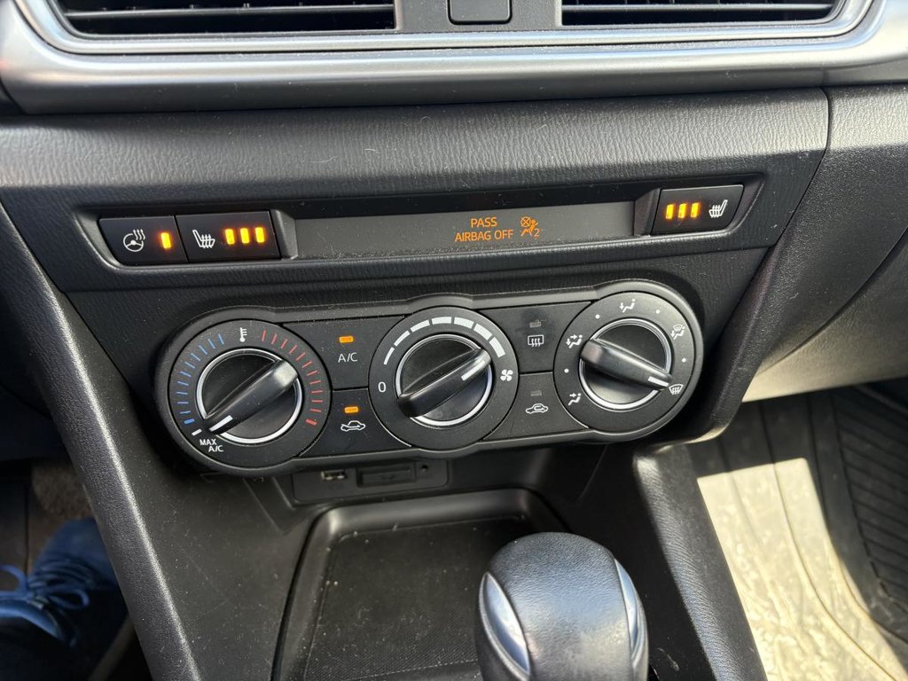 Mazda 3 GS CAMERA I BLUETOOTH I SIEGES ET VOLANT CHAUFFANTS I  MAGS 2017 à Montréal, Québec - 9 - w1024h768px