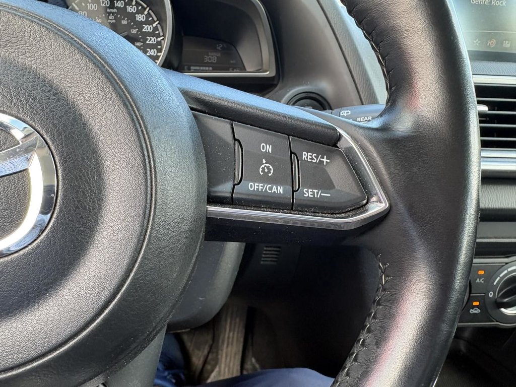 Mazda 3 GS CAMERA I BLUETOOTH I SIEGES ET VOLANT CHAUFFANTS I  MAGS 2017 à Montréal, Québec - 10 - w1024h768px