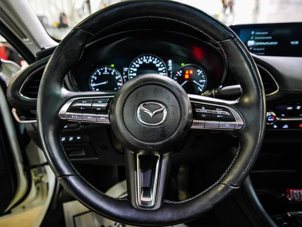2019 Mazda 3 GT i-ACTIV | AWD | TOIT OUVRANT | CUIR | CARFAX CLEAN in , Quebec - 11 - w1024h768px