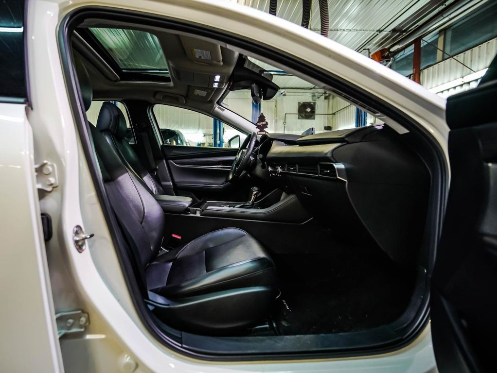 2019 Mazda 3 GT i-ACTIV | AWD | TOIT OUVRANT | CUIR | CARFAX CLEAN in , Quebec - 16 - w1024h768px