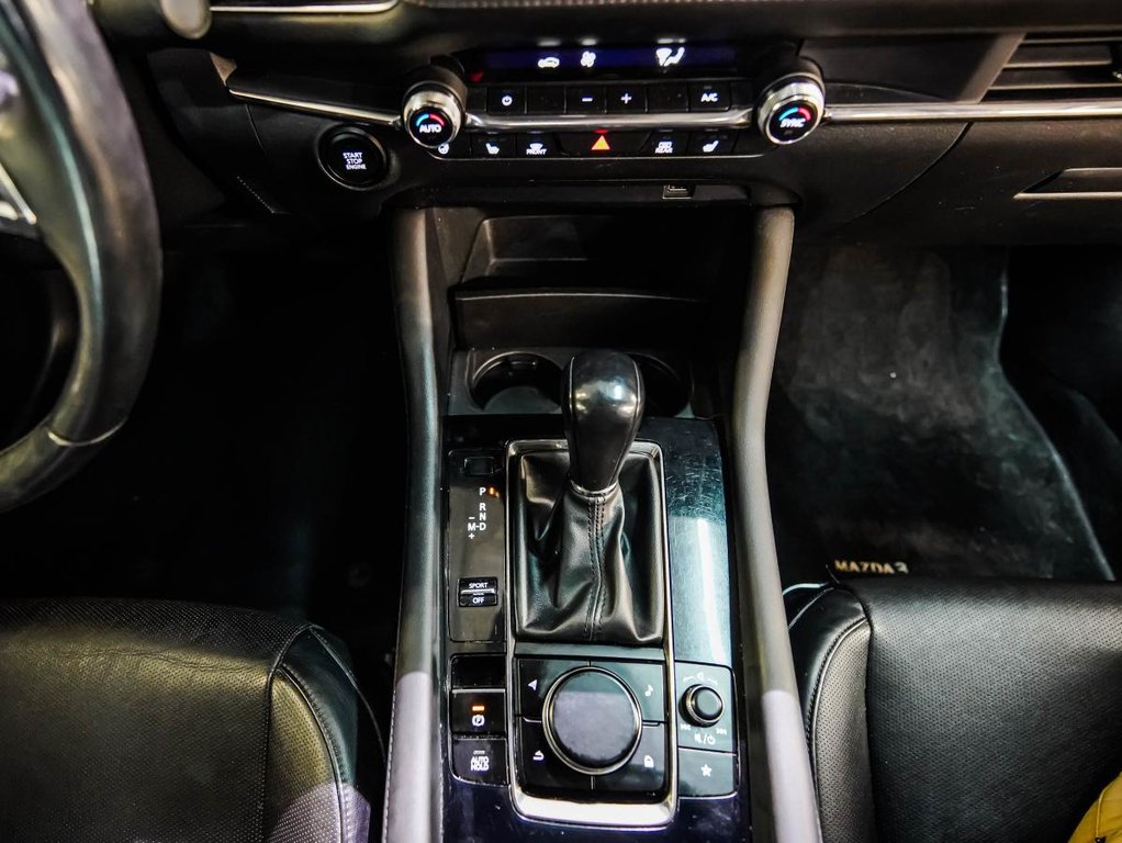2019 Mazda 3 GT i-ACTIV | AWD | TOIT OUVRANT | CUIR | CARFAX CLEAN in , Quebec - 18 - w1024h768px