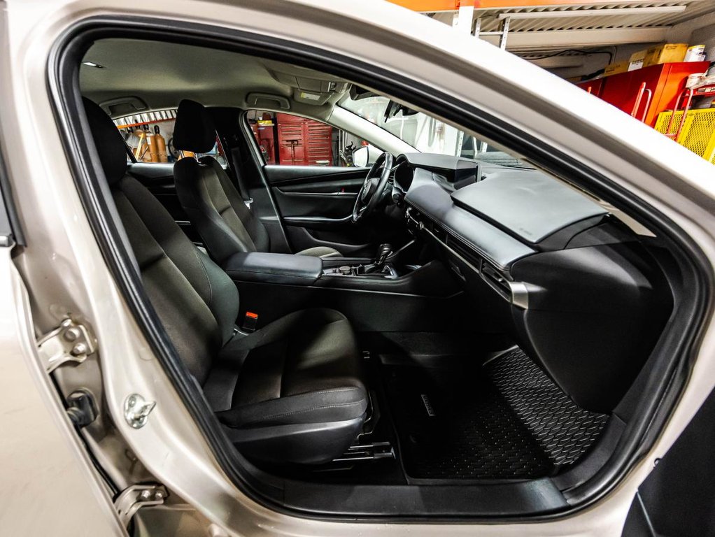 2023 Mazda 3 GS CARPLAY I MAGS I SIEGES ET VOLANT CHAUFFANTS I CXAMERA I SECURITE ACTIVE in , Quebec - 17 - w1024h768px