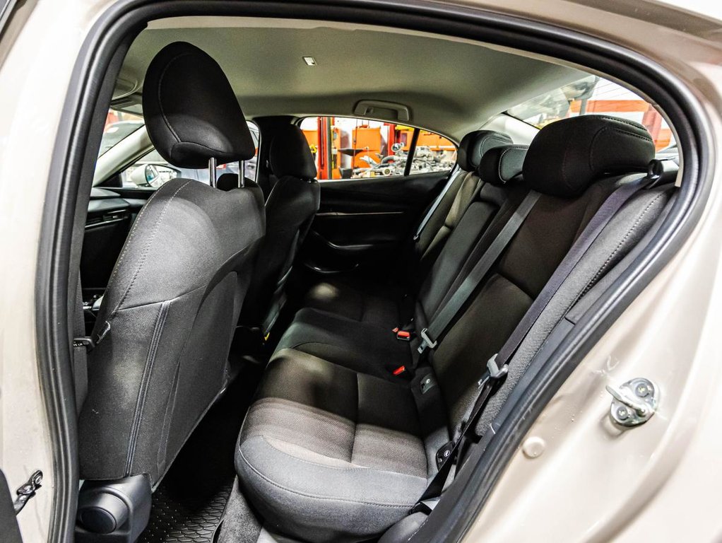 2023 Mazda 3 GS CARPLAY I MAGS I SIEGES ET VOLANT CHAUFFANTS I CXAMERA I SECURITE ACTIVE in , Quebec - 13 - w1024h768px