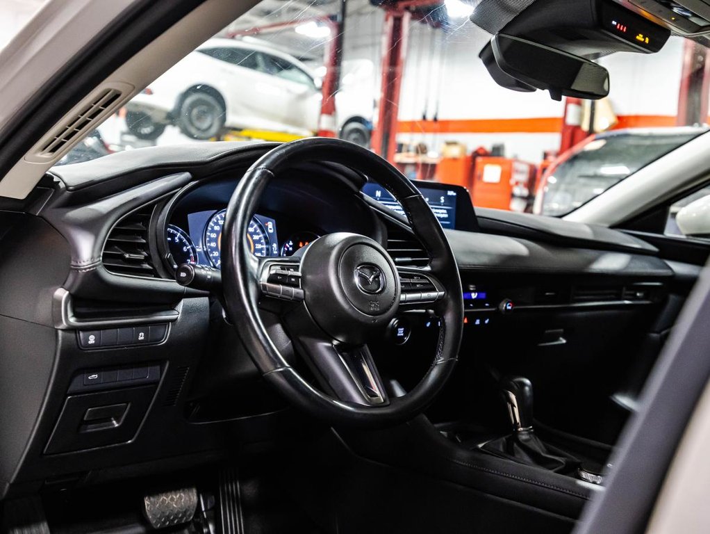 2023 Mazda 3 GS CARPLAY I MAGS I SIEGES ET VOLANT CHAUFFANTS I CXAMERA I SECURITE ACTIVE in , Quebec - 19 - w1024h768px