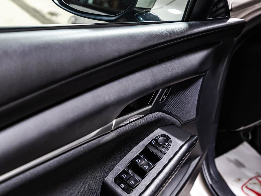2023 Mazda 3 GS CARPLAY I MAGS I SIEGES ET VOLANT CHAUFFANTS I CXAMERA I SECURITE ACTIVE in , Quebec - 11 - w1024h768px