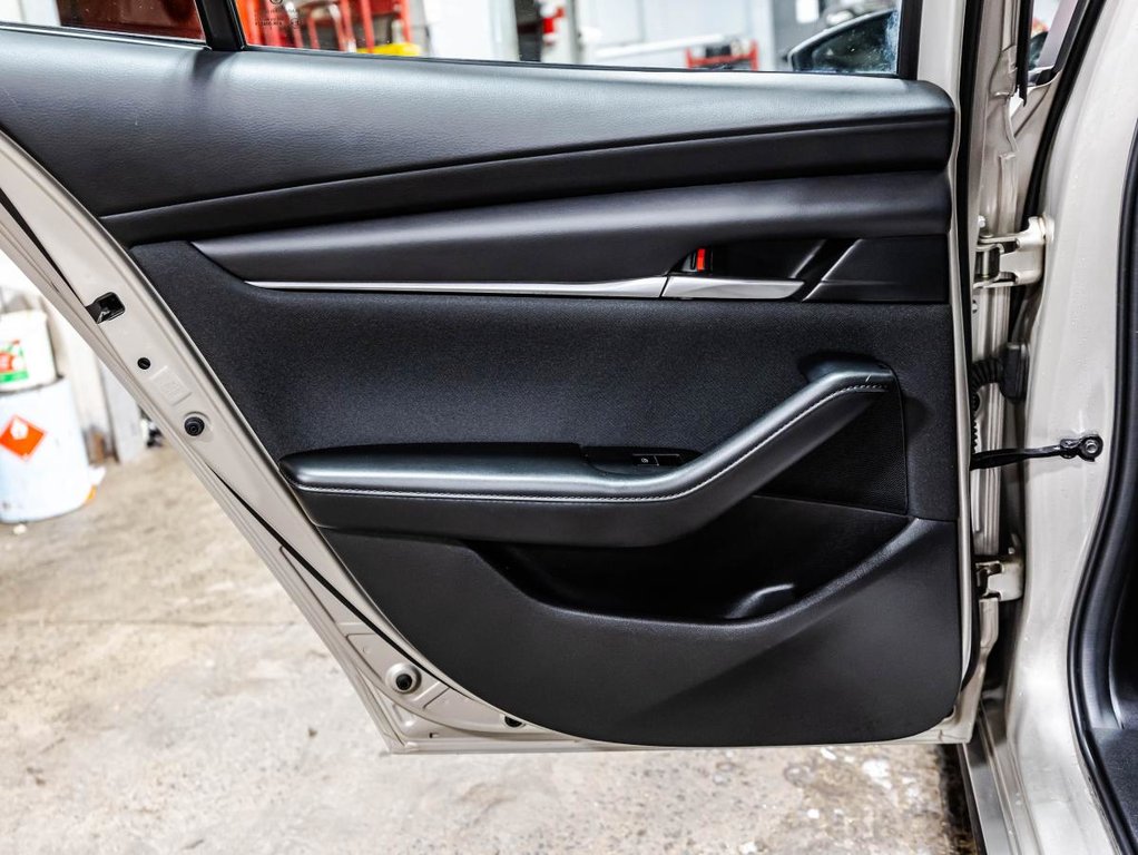 2023 Mazda 3 GS CARPLAY I MAGS I SIEGES ET VOLANT CHAUFFANTS I CXAMERA I SECURITE ACTIVE in , Quebec - 12 - w1024h768px