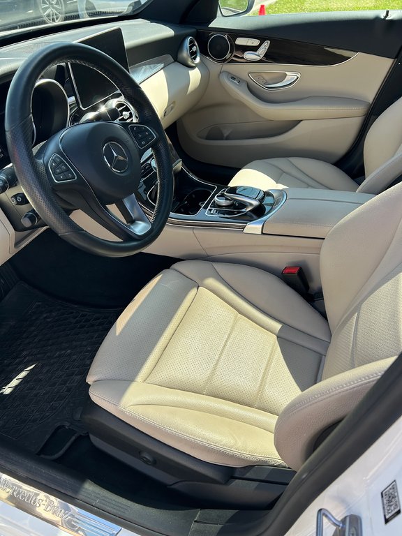 Mercedes-Benz C-Class C 300 2017 à , Québec - 7 - w1024h768px