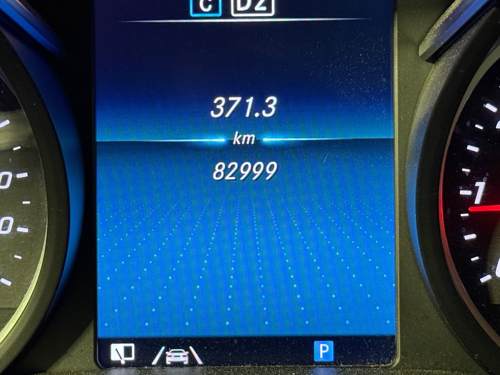 Mercedes-Benz GLC 300 2020 à Montréal, Québec - 2 - w1024h768px