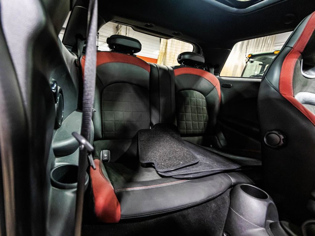 MINI 3 door John Cooper Works 45 000 KM I TOIT PANORAMIQUE I MAGS I SIEGES CHAUFFANTS I CAMERA 2018 à , Québec - 17 - w1024h768px