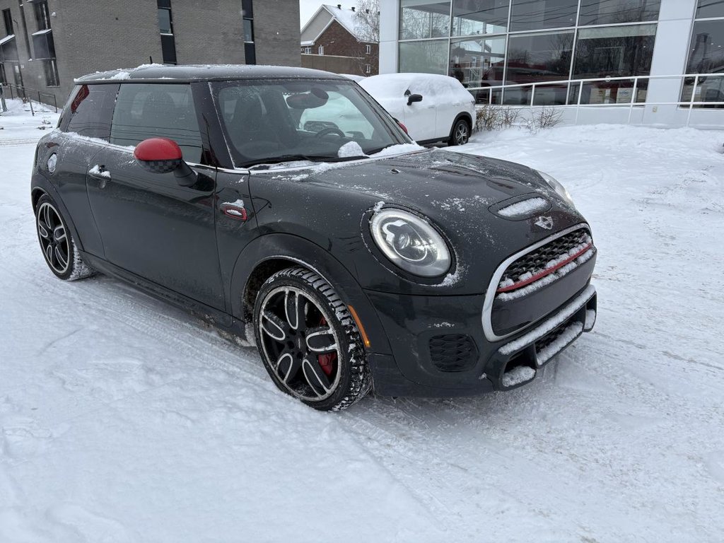 MINI 3 door John Cooper Works 45 000 KM I TOIT PANORAMIQUE I MAGS I SIEGES CHAUFFANTS I CAMERA 2018 à , Québec - 3 - w1024h768px