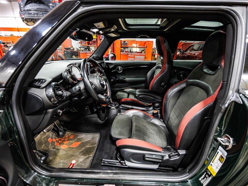 MINI 3 door John Cooper Works 45 000 KM I TOIT PANORAMIQUE I MAGS I SIEGES CHAUFFANTS I CAMERA 2018 à , Québec - 18 - w1024h768px
