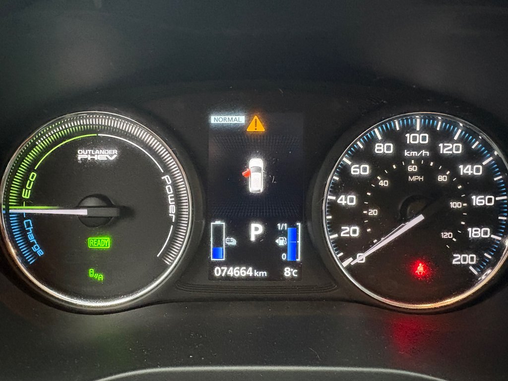 2018 Mitsubishi Outlander PHEV in Montreal, Quebec - 2 - w1024h768px