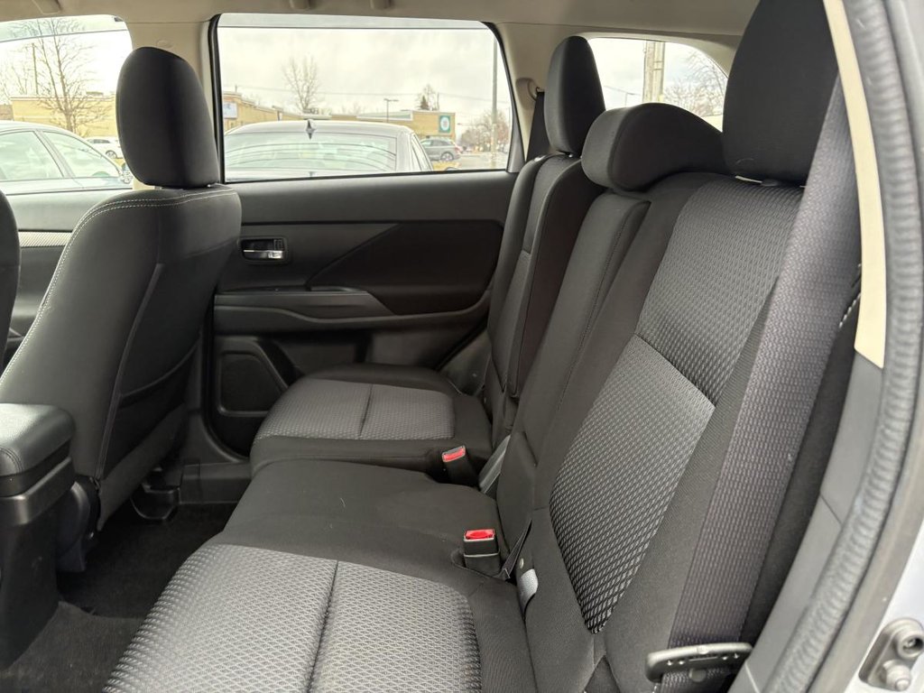 2016 Mitsubishi Outlander SE AWC 4 portes B1 PROPRIO JAMAIS ACCIDENTÉ I in Montréal, Quebec - 7 - w1024h768px