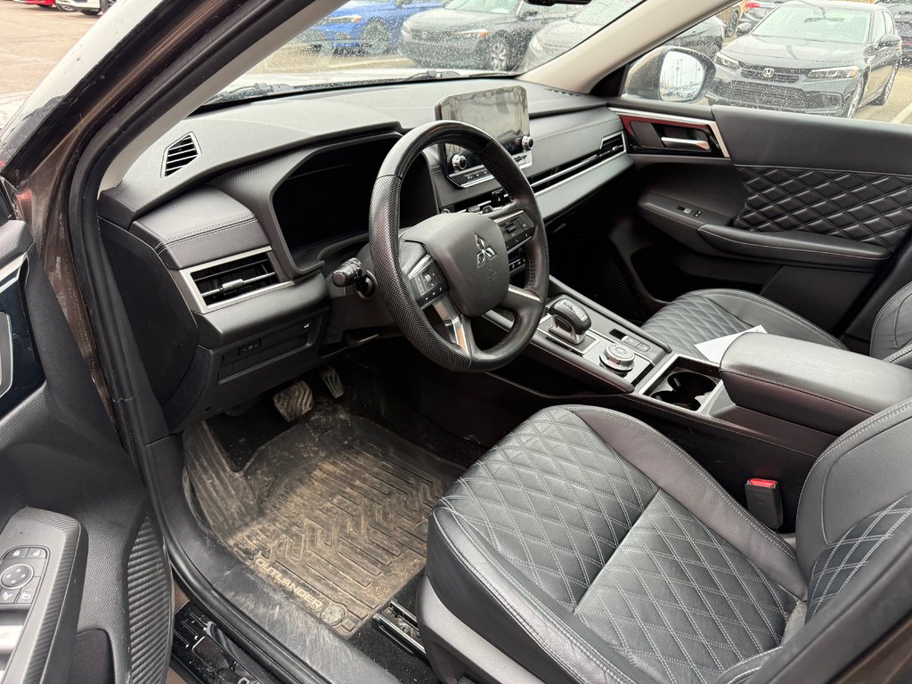 2023 Mitsubishi Outlander PHEV SEL in Lachenaie, Quebec - 4 - w1024h768px