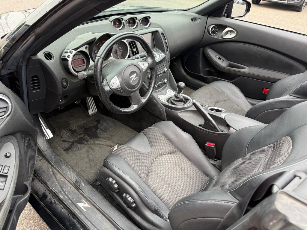 2014 Nissan 370Z CONVERTIBLE/TOURING/MANUELLE in Lachenaie, Quebec - 10 - w1024h768px