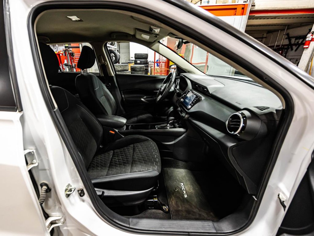 2022 Nissan Kicks SV  FREINS NEUFS AUX 4 ROUES I MAGS I DEMARREUR I SIEGES CHAUFFANTS I CARPLAY I in Montréal, Quebec - 18 - w1024h768px