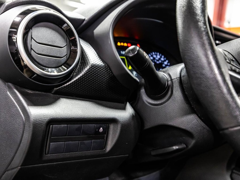 2022 Nissan Kicks SV  FREINS NEUFS AUX 4 ROUES I MAGS I DEMARREUR I SIEGES CHAUFFANTS I CARPLAY I in Montréal, Quebec - 21 - w1024h768px