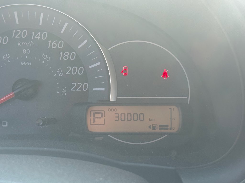 2019 Nissan Micra S in Montréal, Quebec - 2 - w1024h768px