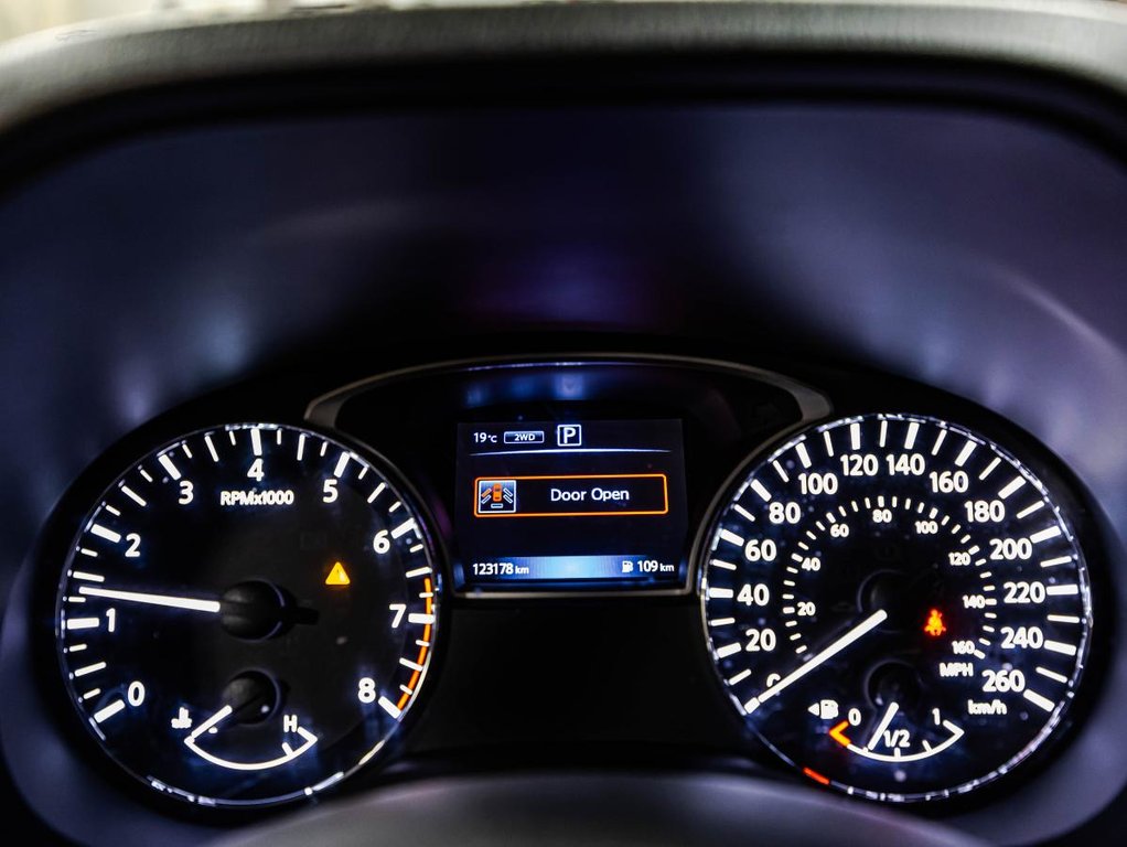 Nissan Pathfinder 4 RM 4 portes SV 123 000 KM SEULEMENT 7 PLACES 2017 à , Québec - 22 - w1024h768px