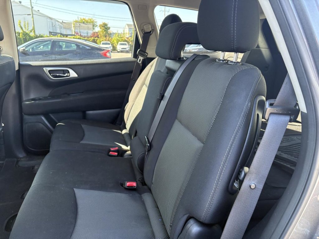 Nissan Pathfinder 4 RM 4 portes SV 123 000 KM SEULEMENT 7 PLACES 2017 à , Québec - 7 - w1024h768px