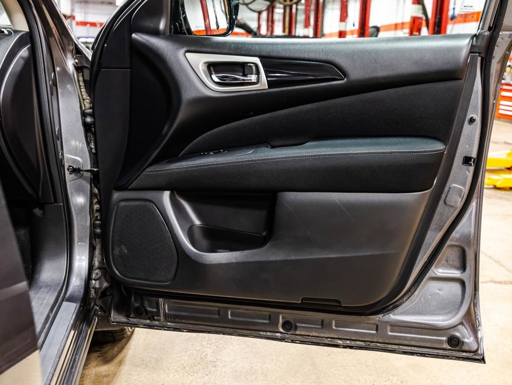 Nissan Pathfinder 4 RM 4 portes SV 123 000 KM SEULEMENT 7 PLACES 2017 à , Québec - 17 - w1024h768px