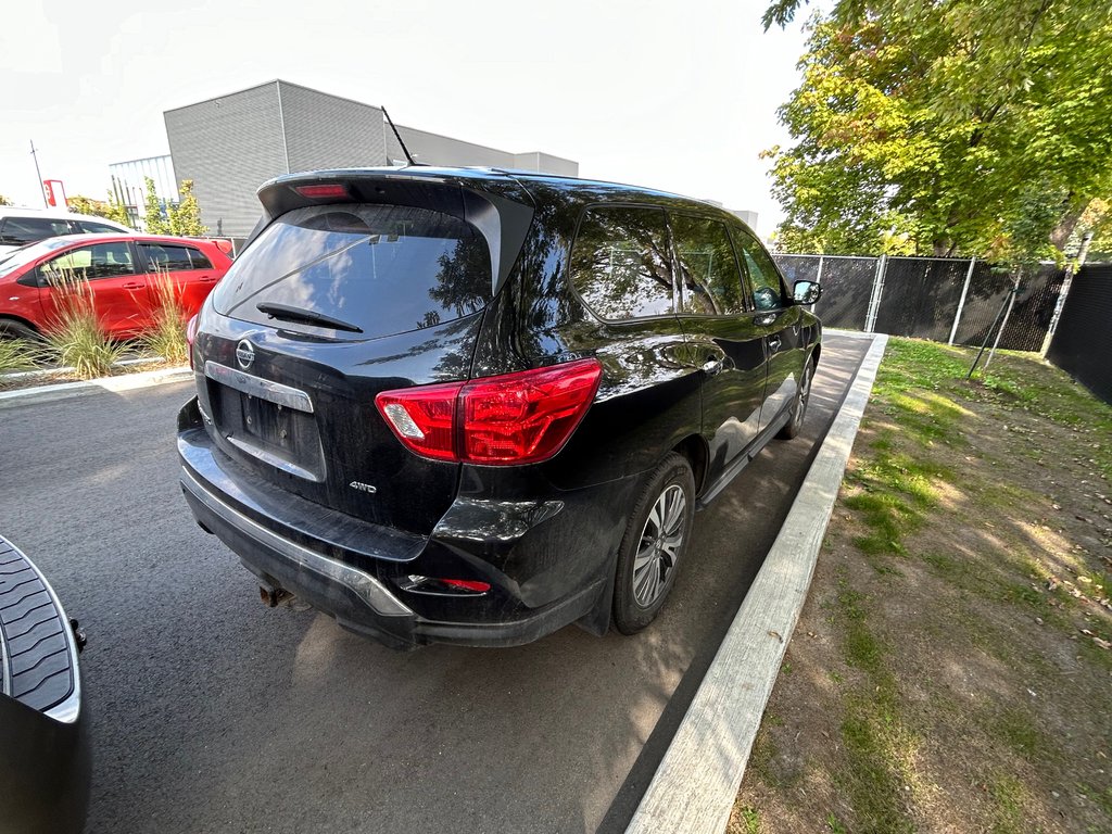 2018  Pathfinder S AWD V6 3.5L 8 PLACES in Montreal, Quebec - 3 - w1024h768px