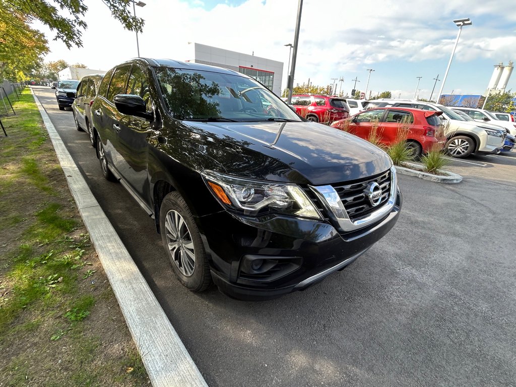 2018  Pathfinder S AWD V6 3.5L 8 PLACES in Montreal, Quebec - 4 - w1024h768px