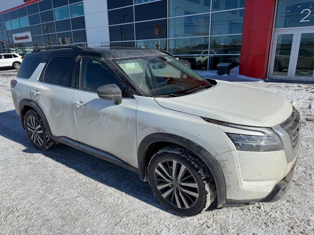 Nissan Pathfinder Platinum 2024 à , Québec - 9 - w1024h768px