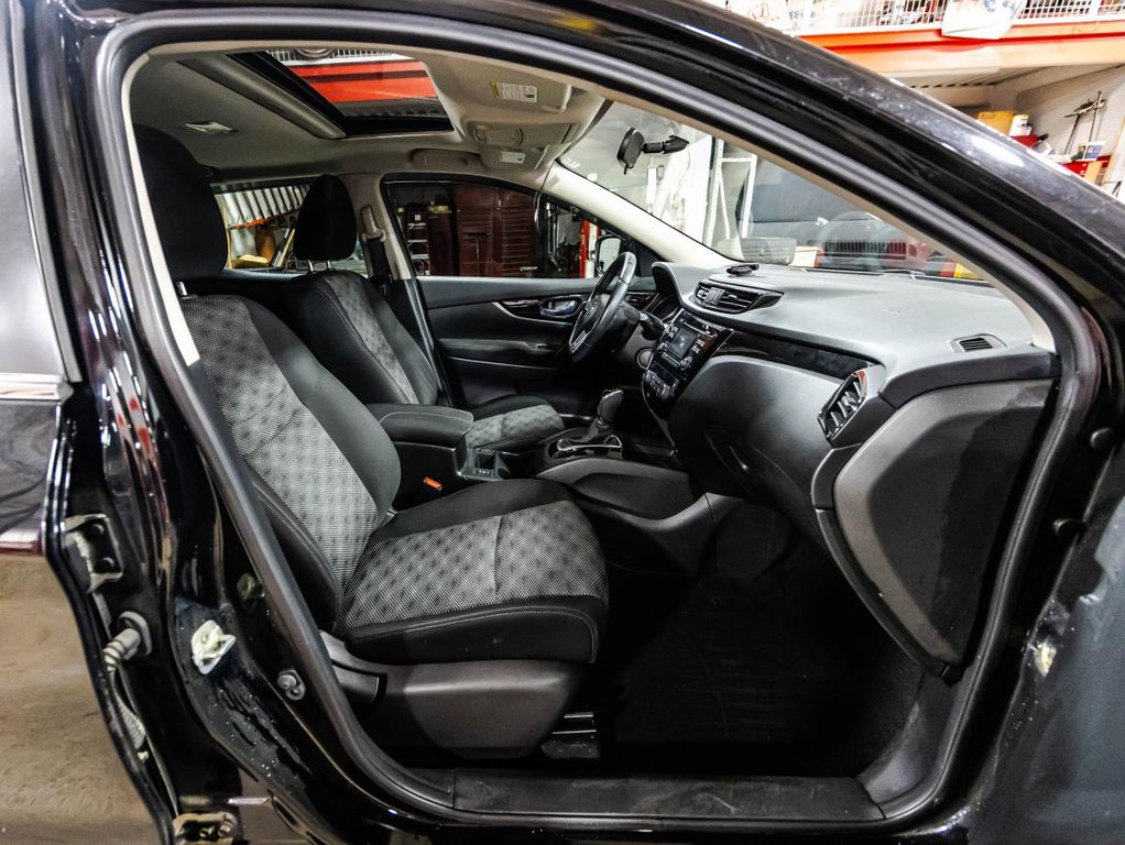 2018 Nissan Qashqai SV AWD 33 000 KM I JAMAIS ACCIDENTÉ I TOIT OUVRANT I MAGS DEMARREUR I in , Quebec - 18 - w1024h768px
